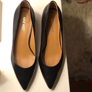 Nine West black kitten heels